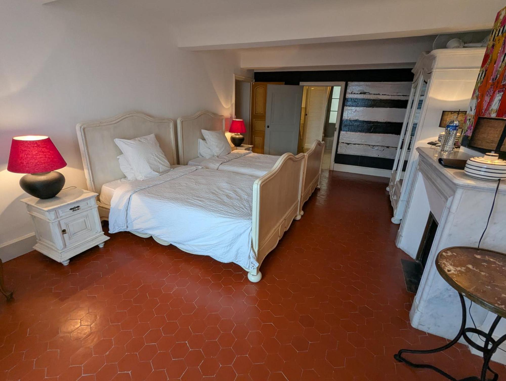 Les Chapeliers Bed & Breakfast Claviers Exterior photo